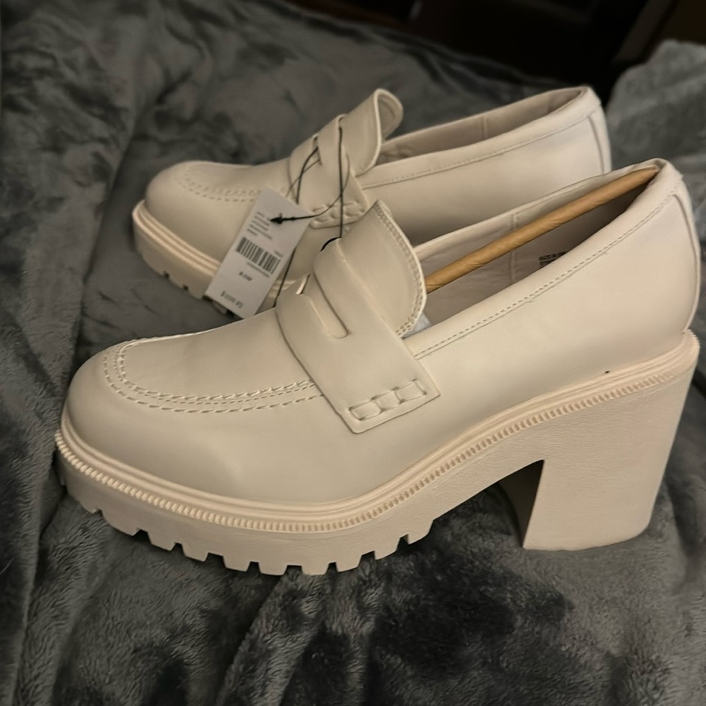 COPY - Beige platform loafers. Brand new. Size 81/2. Never worn. Originally pri…